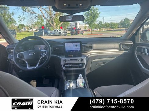 Used 2023 Ford Explorer XLT RWD image 28