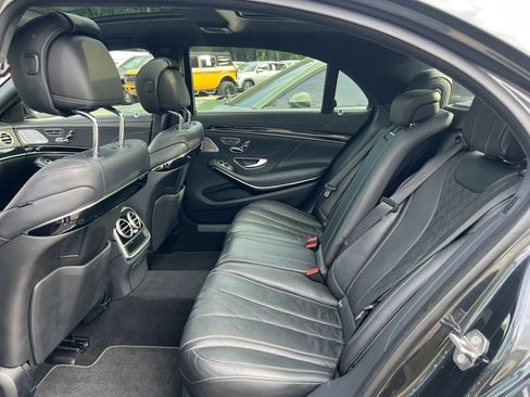 Used 2018 Mercedes-Benz S 560 Sedan image 5