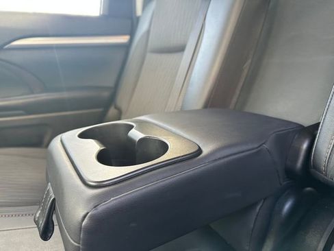 Used 2018 Toyota Highlander Plus w/ Protection Package #3 image 23