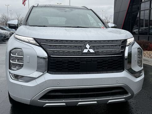 Used 2025 Mitsubishi Outlander SEL image 31
