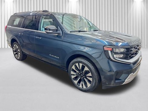 New 2025 Ford Expedition Max Platinum w/ Driver's Package image 2