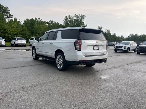 Used 2021 Chevrolet Suburban Premier AWD/4WD image 3