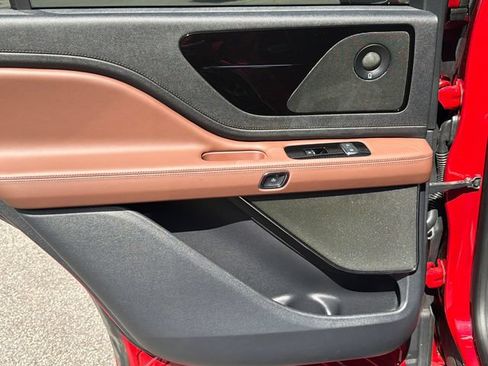 Used 2025 Lincoln Aviator Reserve w/ Jet Appearance Package RWD image 22
