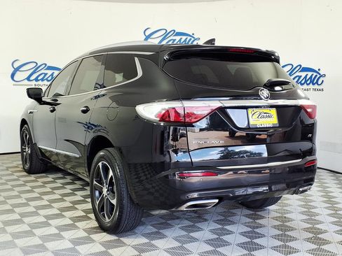 Used 2022 Buick Enclave Essence w/ Sport Touring Edition FWD image 2