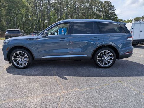 New 2026 Lincoln Aviator AWD image 7