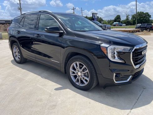 Used 2023 GMC Terrain SLT w/ LPO, Floor Liner Package image 3