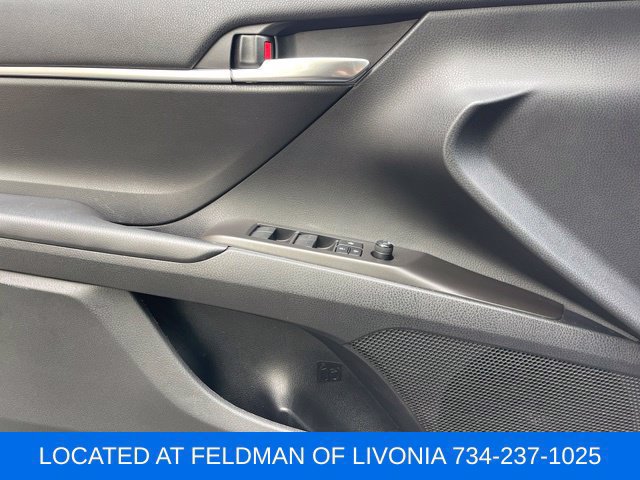 Used 2022 Toyota Camry SE FWD image 18