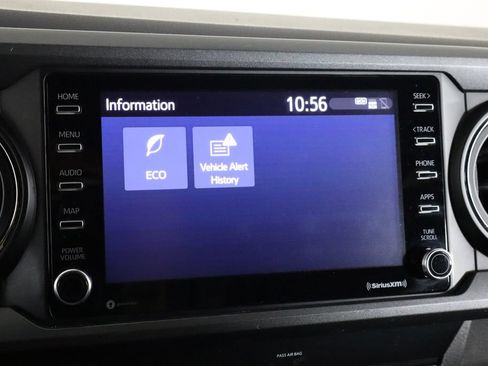 Used 2020 Toyota Tacoma TRD Sport AWD/4WD image 34