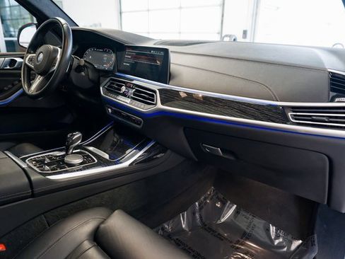 Used 2022 BMW X7 M50i w/ Cold Weather Package image 34
