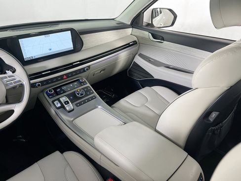 Used 2023 Hyundai Palisade Calligraphy image 24