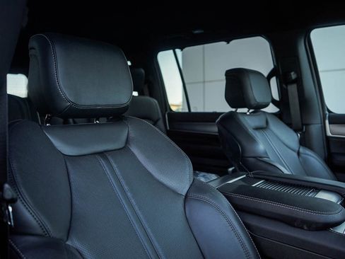 New 2026 Jeep Grand Wagoneer Limited image 12