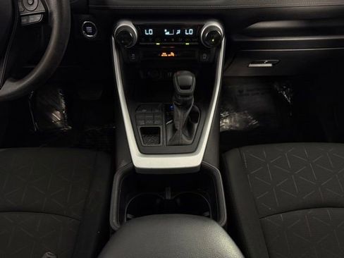 Used 2024 Toyota RAV4 XLE AWD/4WD image 22