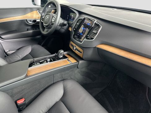 Used 2024 Volvo XC90 B6 Plus w/ Protection Package Premier image 31