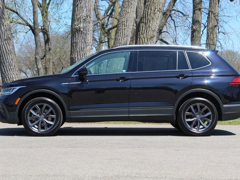 Used 2022 Volkswagen Tiguan SE image 5