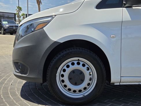 Used 2022 Mercedes-Benz Metris image 12