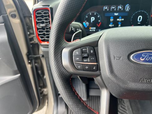 Used 2025 Ford Ranger Raptor AWD/4WD image 13