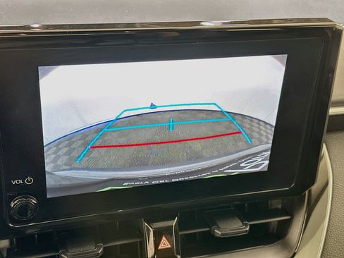 Used 2025 Toyota Corolla LE FWD image 21