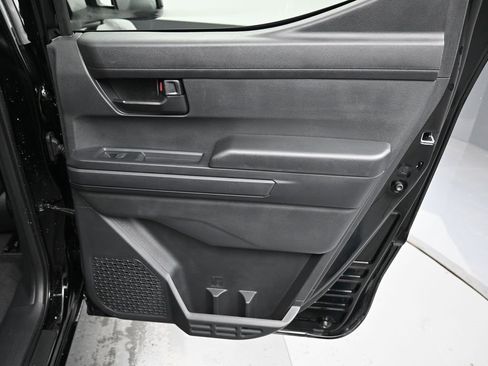 Certified 2025 Toyota Tacoma SR5 image 31