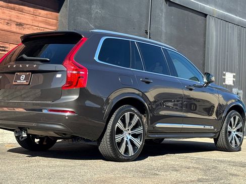 Used 2023 Volvo XC90 T8 Plus w/ Protection Package Premier AWD/4WD image 2