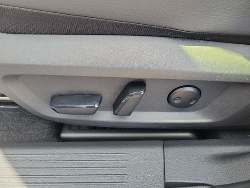 Certified 2025 Nissan Rogue SL w/ SL Premium Package FWD image 14