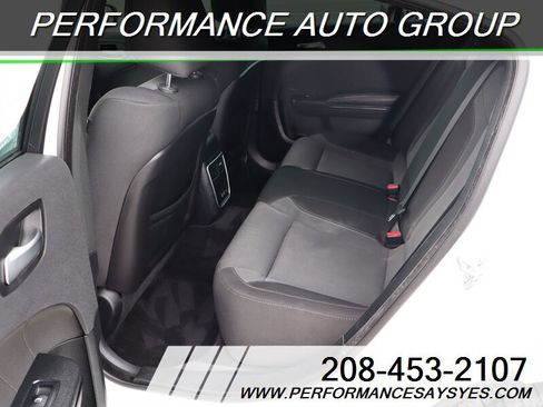 Used 2018 Dodge Charger R/T w/ Blacktop Package image 10