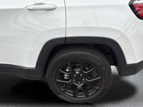 Used 2023 Jeep Compass Latitude w/ Convenience Group AWD/4WD image 32