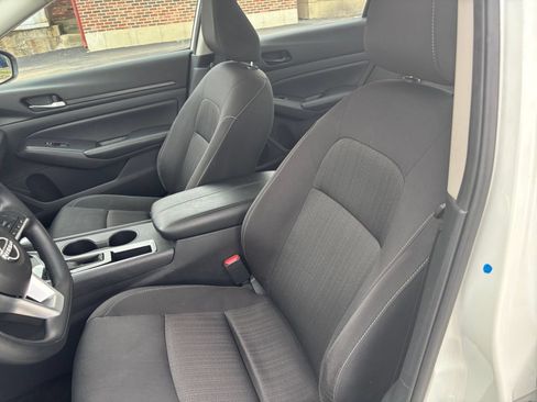 Used 2025 Nissan Altima 2.5 SV FWD image 35