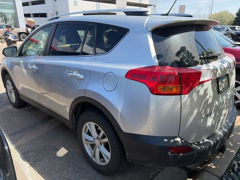 Used 2014 Toyota RAV4 XLE AWD/4WD image 4
