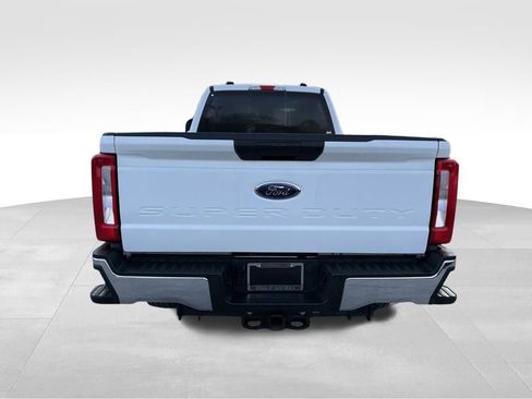 Used 2025 Ford F350 XLT image 7