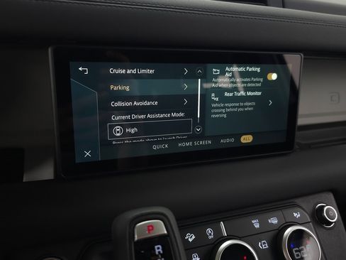 Used 2024 Land Rover Defender 110 S image 27