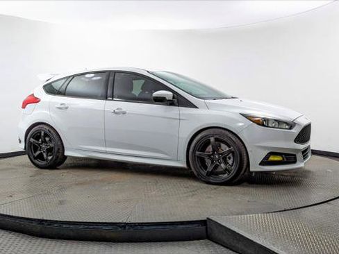 Used 2015 Ford Focus ST image 11