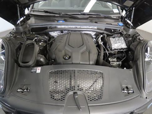 Certified 2026 Porsche Macan AWD/4WD image 50
