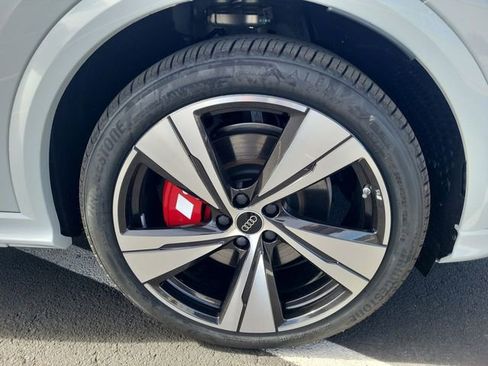 New 2025 Audi SQ5 Prestige image 20