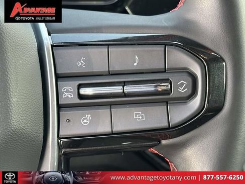 Used 2024 Chevrolet Colorado Z71 w/ Z71 Convenience Package 2 AWD/4WD image 26