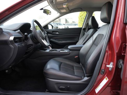 Used 2019 Nissan Altima 2.5 SR FWD image 16