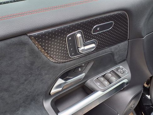 New 2024 Mercedes-Benz EQB 300 4MATIC image 12