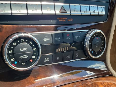 Used 2014 Mercedes-Benz SL 550 image 19