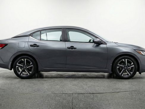 Used 2025 Nissan Sentra SV FWD image 11