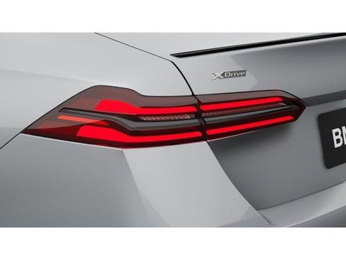 New 2027 BMW 550e xDrive AWD/4WD image 9
