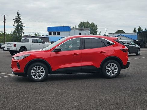 Used 2024 Ford Escape Active AWD/4WD image 3