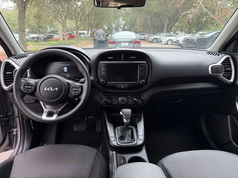 Used 2025 Kia Soul LX w/ LX Technology Package image 27