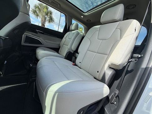 Used 2023 Kia Telluride SX FWD image 9
