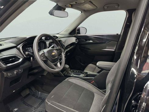 Used 2021 Chevrolet TrailBlazer LT w/ Convenience Package FWD image 12