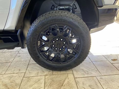 New 2025 GMC Hummer EV 2X AWD/4WD image 12