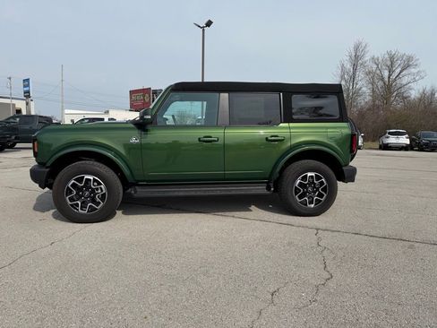 Used 2025 Ford Bronco Outer Banks AWD/4WD image 2