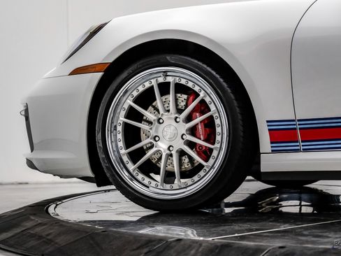 Used 2020 Porsche 911 Carrera image 93