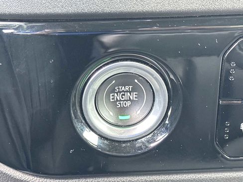 Used 2024 GMC Sierra 1500 Elevation image 8