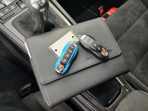 Used 2020 Porsche 718 Cayman GT4 RWD image 39