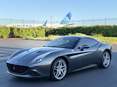 Used 2016 Ferrari California T RWD image 7