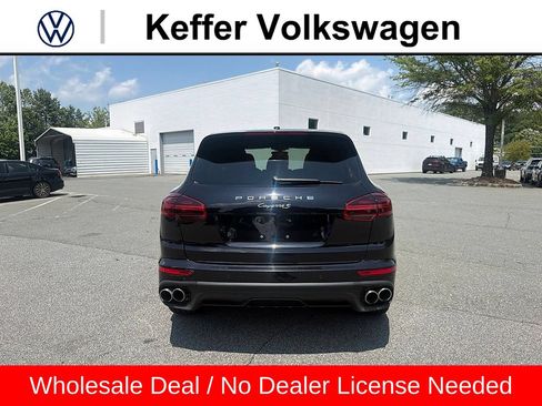 Used 2017 Porsche Cayenne S AWD/4WD image 4
